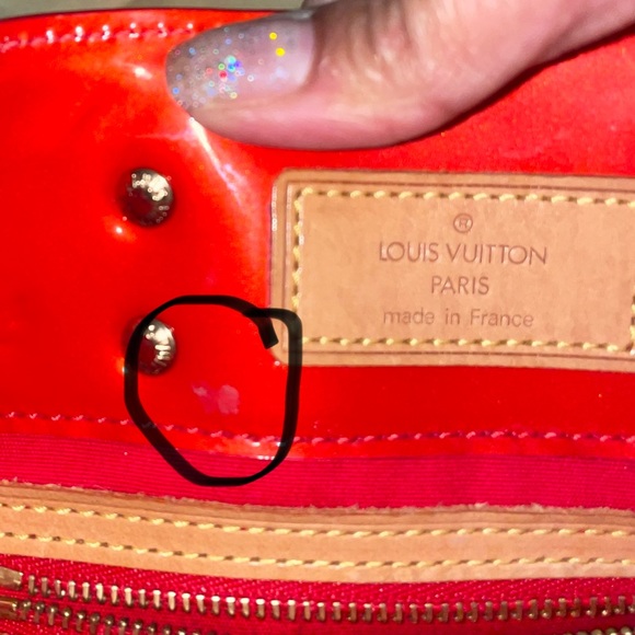 🔥SALE🔥 EUC Auth Louis Vuitton Reade Vernis bag - Picture 2 of 15